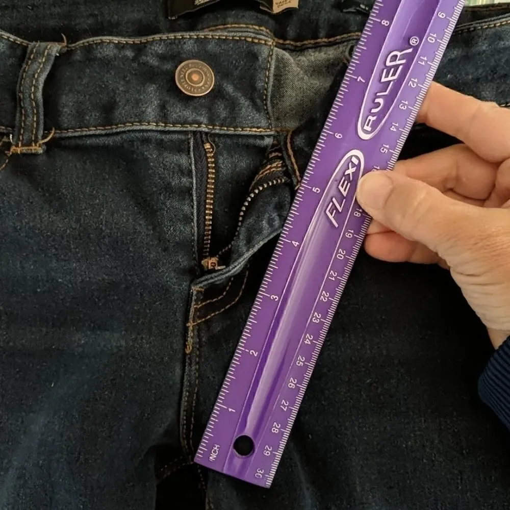 PEOPLE NEED KINDNESS LADIES SIZE 5  SKINNY JEANS